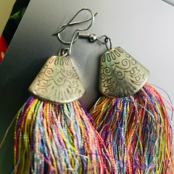 Beautiful earrings never used - Picture 3 of 6